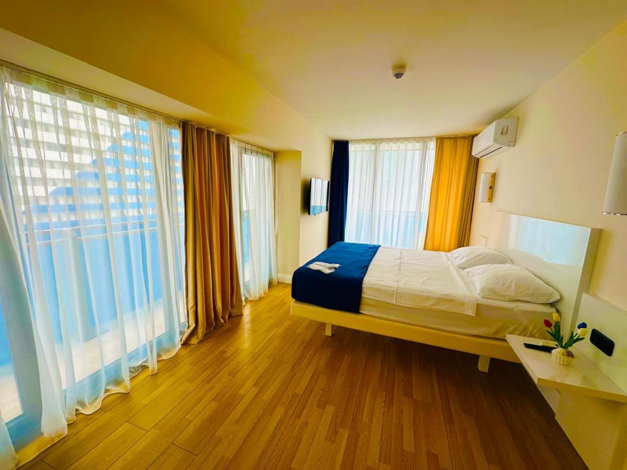 Apartment Orbi *